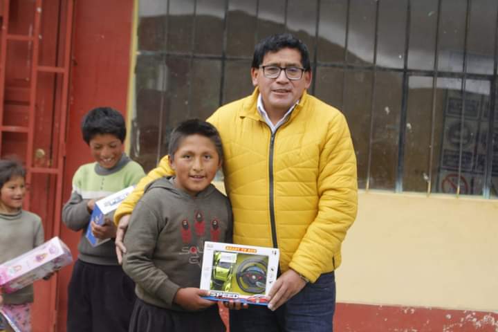 Archivo JPG el alcalde con un niño