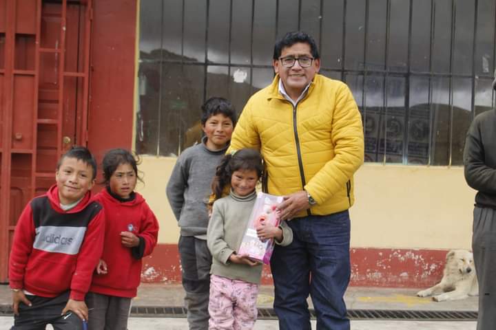 Archivo JPG el alcalde con una niña