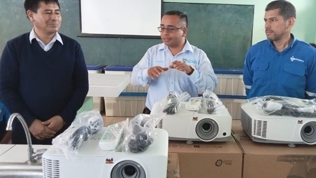 ENTREGA DE MULTIPORYECTORES