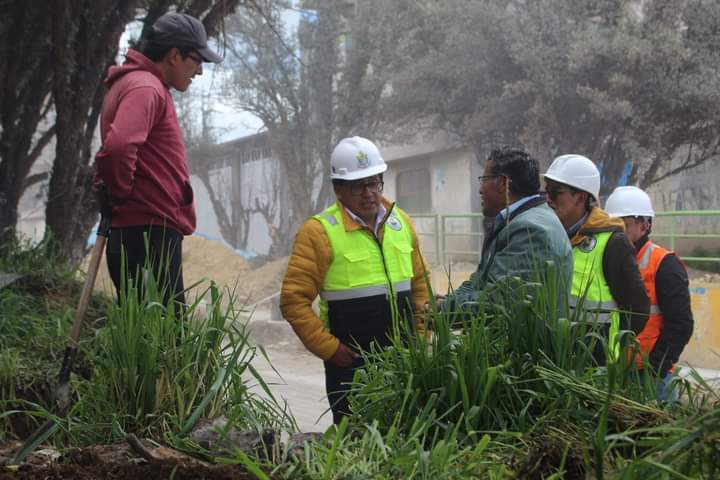 Archivo JPG el alcalde supervisando