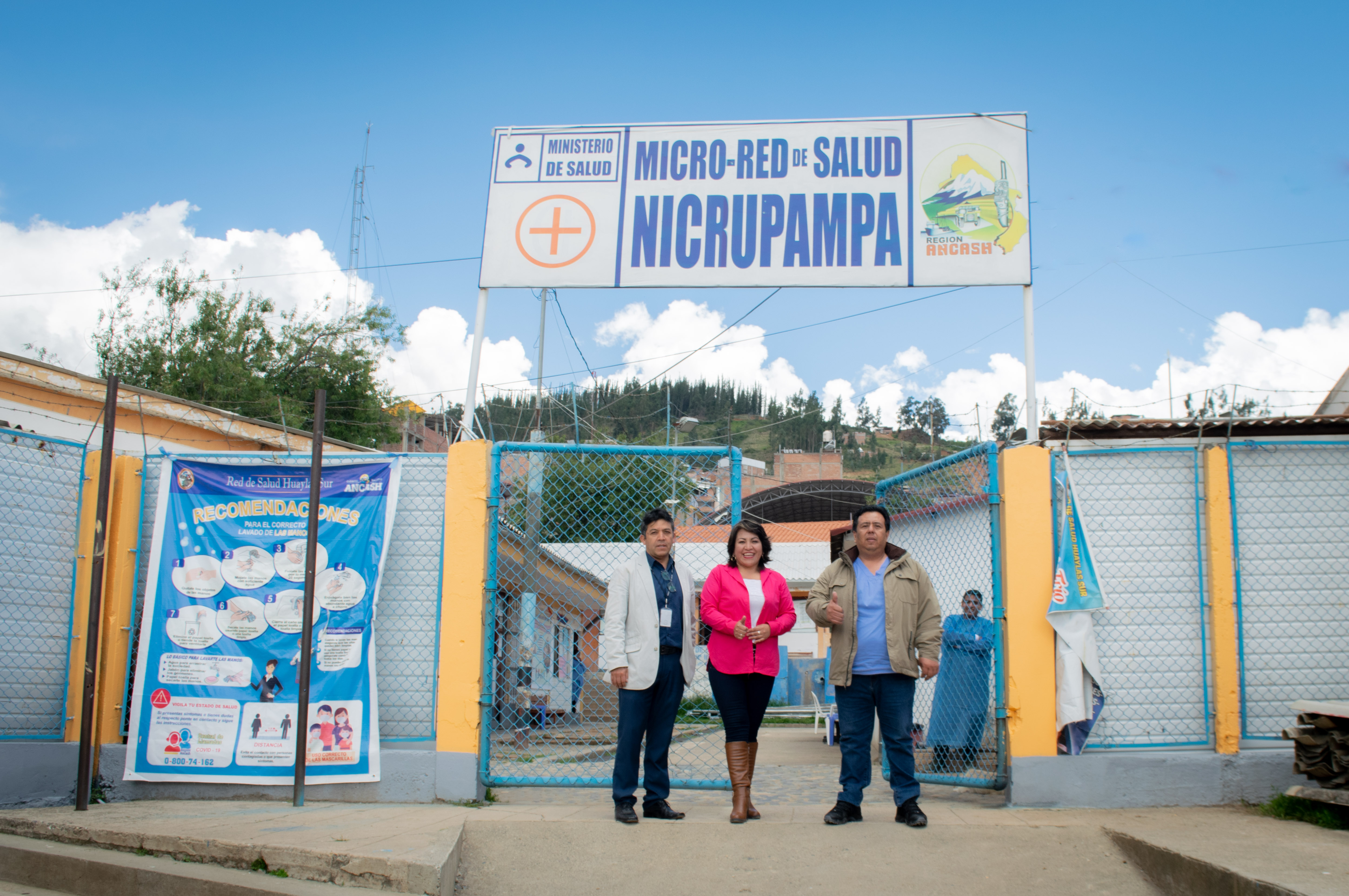 Director y equipo de gestión realizaron visita y monitoreo a los establecimientos de salud