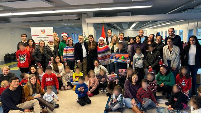 Consulado General del Perú en Ámsterdam organizó chocolatada navideña para los niños peruanos residentes en los Países Bajos