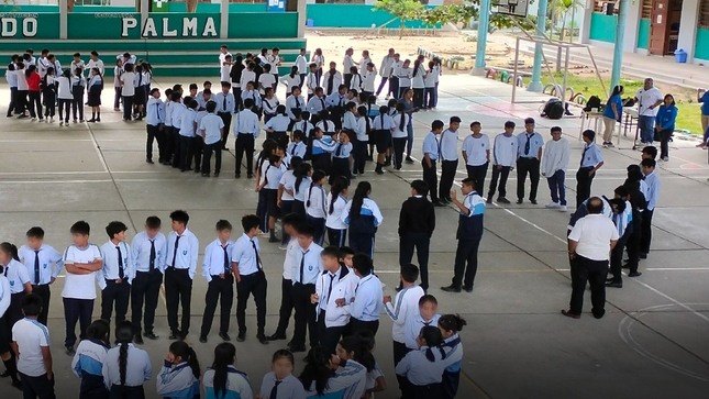FERIA INTERNA EN COLEGIOS