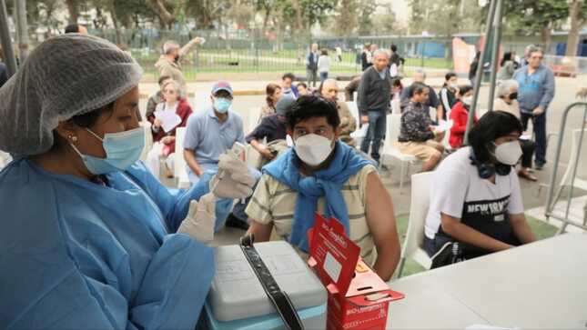Puntos externos de vacunación contra la covid-19 siguen atendiendo con normalidad