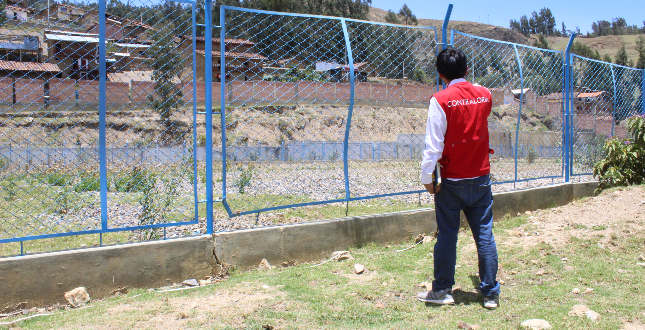 La Contraloría General detectó que la Municipalidad Distrital de Yauya ejecutó la obra de mejoramiento de la segunda etapa del Estadio de Yauyapampa, en la provincia de Carlos Fermín Fitzcarrald, mediante administración directa, sin contar con los equipos necesarios ni la capacidad técnica y administrativa para ello; situación que ocasionó un perjuicio económico por S/ 423 375. Actualmente la obra permanece inconclusa y abandonada.