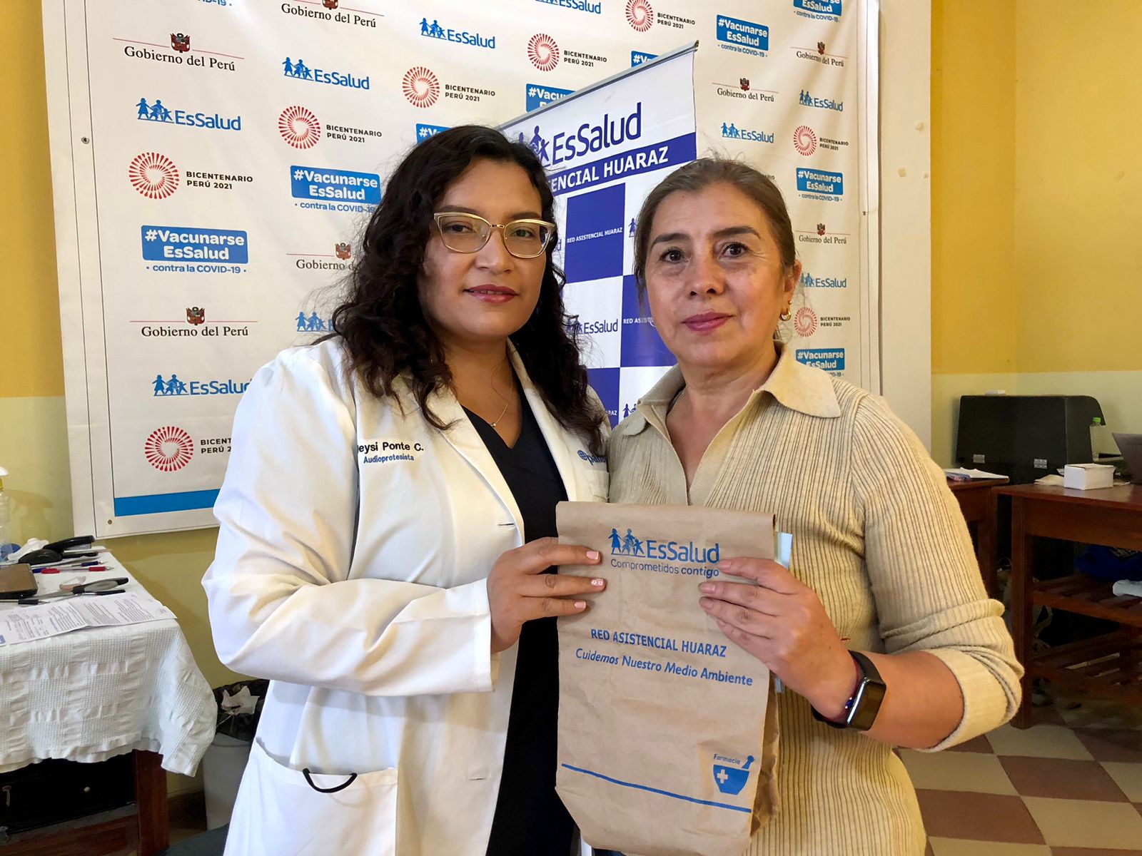 EsSalud Huaraz devuelve la audición a más de 120 asegurados gracias a prótesis auditiva