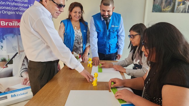 Cerps de EsSalud Arequipa abre talleres de Brayle y ofimática para personas con discapacidad visual