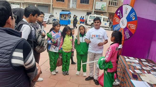 Ministerio de Cultura organizó quinta feria intercultural #PerúsinRacismo en Huancavelica