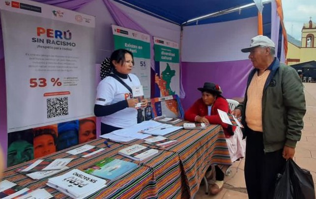 Ministerio de Cultura organizó quinta feria intercultural #PerúsinRacismo en Huancavelica