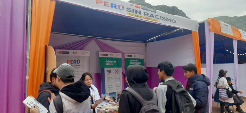 Ministerio de Cultura organizó quinta feria intercultural #PerúsinRacismo en Huancavelica