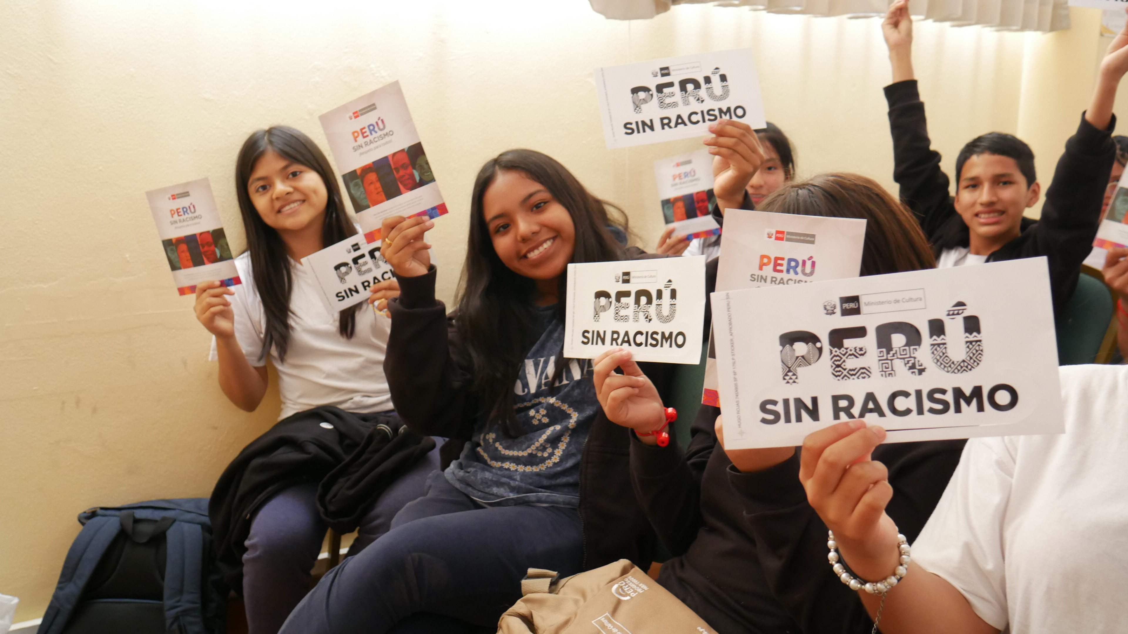 Estudiantes del Colegio de Alto Rendimiento Artístico se suman a la lucha contra el racismo y discriminación