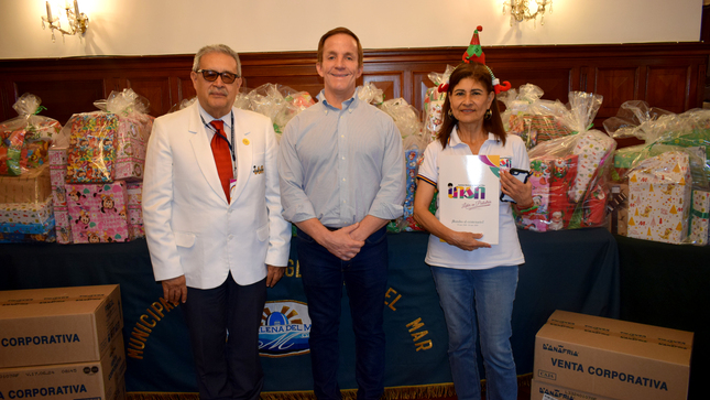 Pacientes del INSN reciben regalos gracias a donación de Municipalidad de Magdalena del Mar