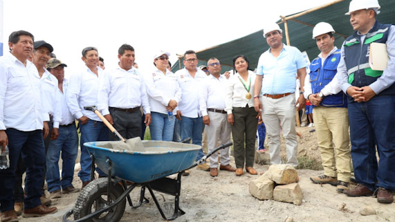 Gobernador Luis Neyra da inicio a millonaria infraestructura de riego para Tambogrande