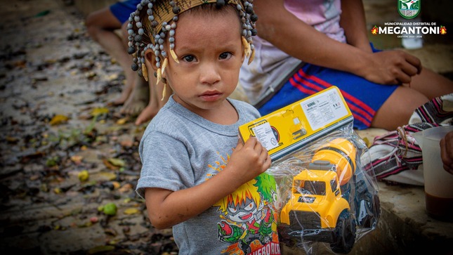Nuevo Mundo y anexo Selva Verde reciben con alegría chocolatada y presentes por navidad.