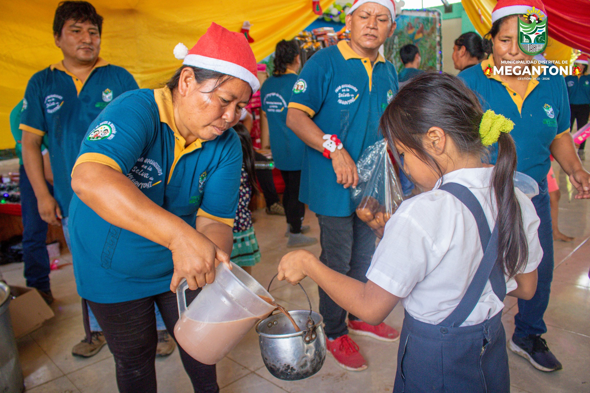 Nuevo Mundo y anexo Selva Verde reciben con alegrรญa chocolatada y presentes por navidad.