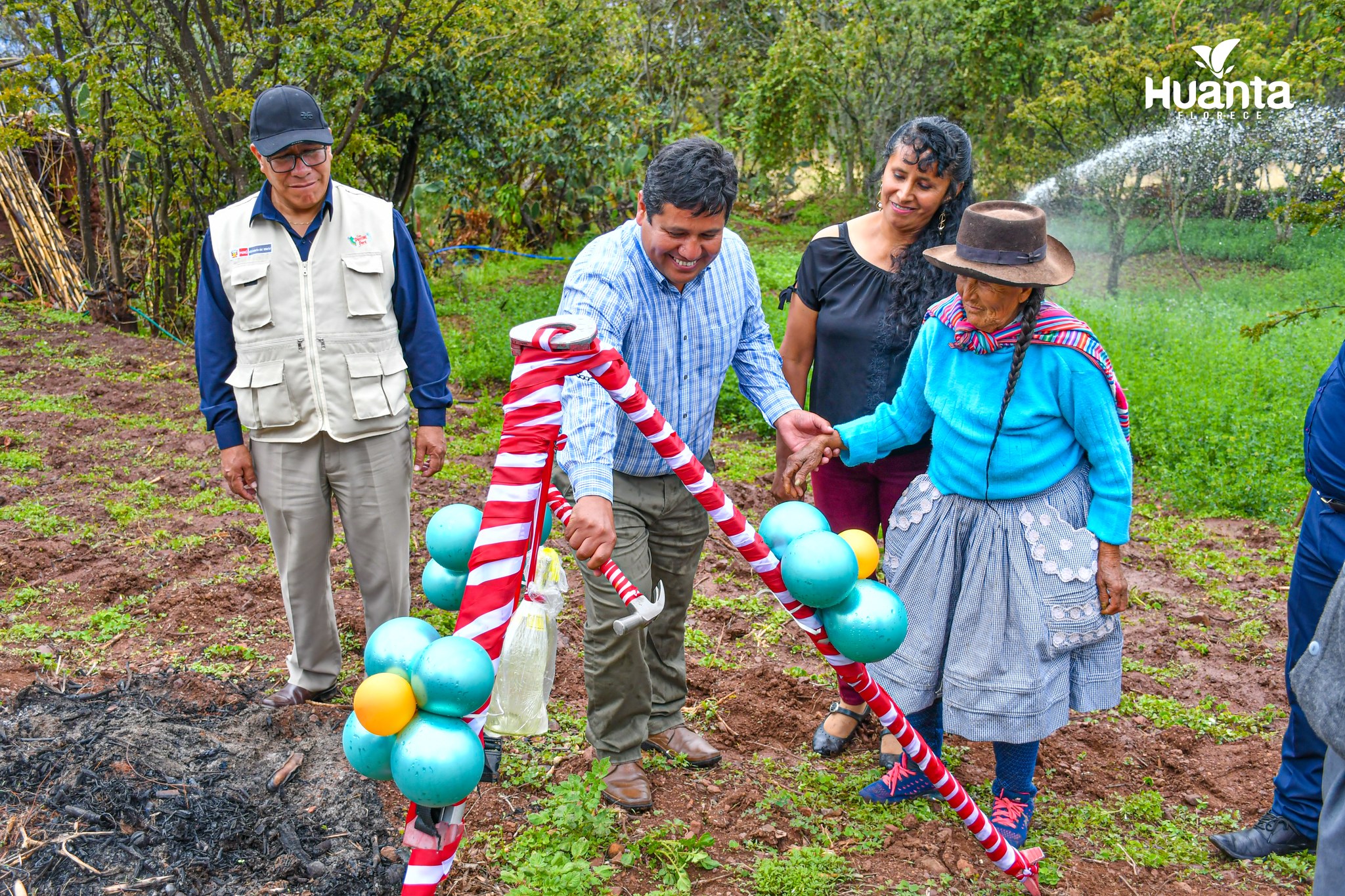 ALCALDE DE HUANTA INAUGURÓ SISTEMA DE RIEGO TECNIFICADO EN LA COMUNIDAD DE UYUVIRCA
