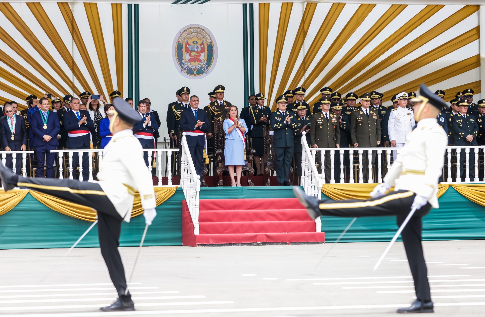 Estrado de honor de la ceremonia 