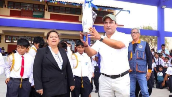 Paita: Gobernador inaugura mejoramiento del colegio N° 14100 en La Tortuga