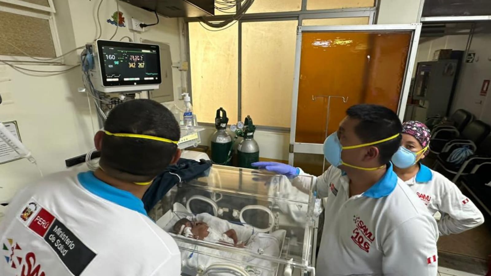 Minsa traslada a cuatro neonatos de Tumbes para recibir atención médica especializada en Lima