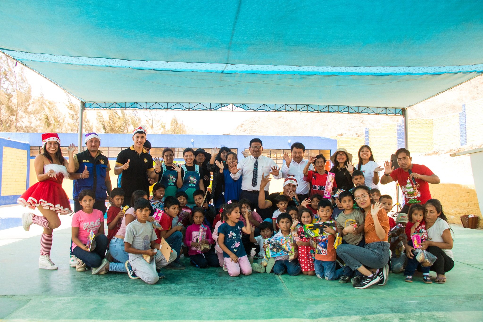 CARAVANA NAVIDEÑA: ALCALDE JUAN REAÑO COMPARTIÓ SHOW INFANTIL, CHOCOLATADA Y REGALOS CON LOS NIÑOS DE LA I.E 20903 EN BALCONCILLO
