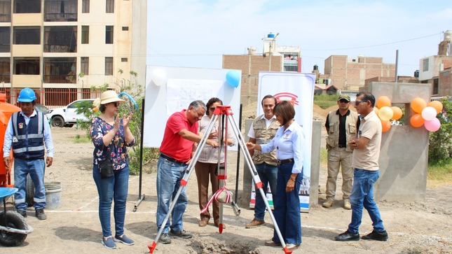 Alcaldesa inaugura reconstrucción del Parque La República e inicia obras en Parque Jardines de Santa Rosa, I.E. Muro Zapata y Tomis Stack