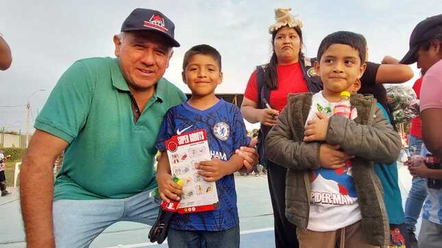 Alcalde Provincial lleva sonrisas a Jecuán, Cerro Cenizo, Real Perú y alrededores