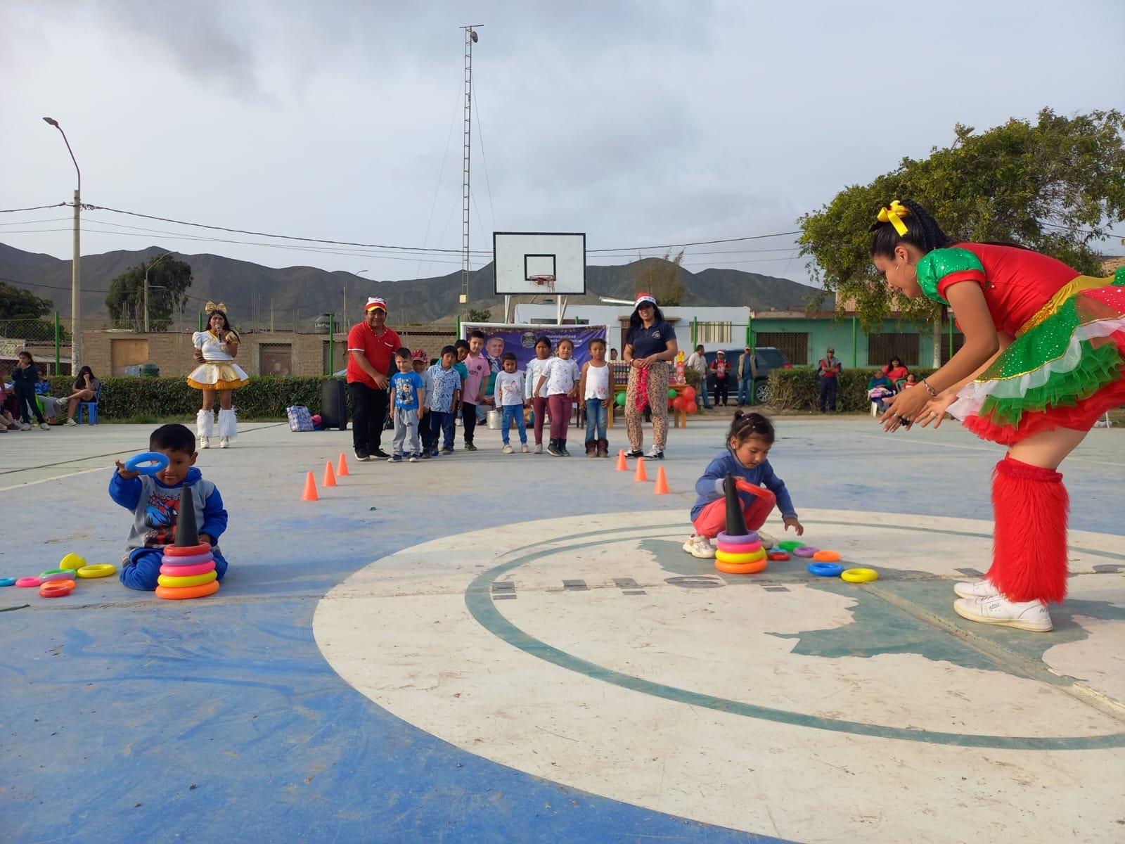 Alcalde Provincial lleva sonrisas a Jecuán, Cerro Cenizo, Real Perú y alrededores