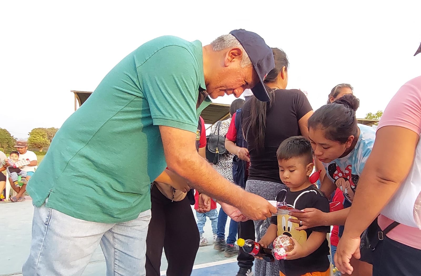 Alcalde Provincial lleva sonrisas a Jecuán, Cerro Cenizo, Real Perú y alrededores