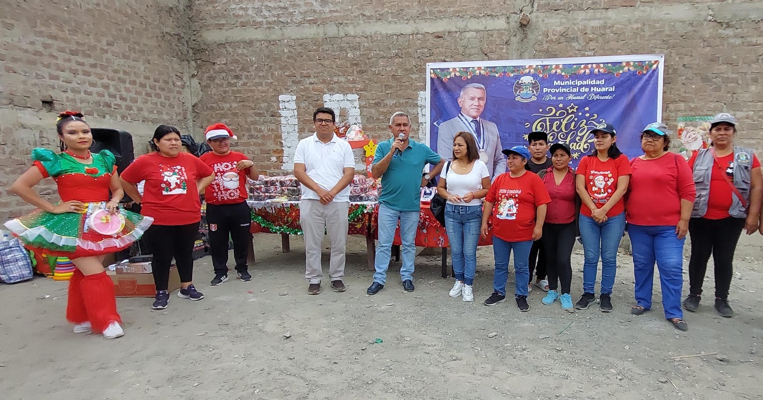 San Isidro, Los Naturales y sectores aledaΓ±os, disfrutaron de chocolatadas junto a alcalde provincial Fernando CΓ‘rdenas