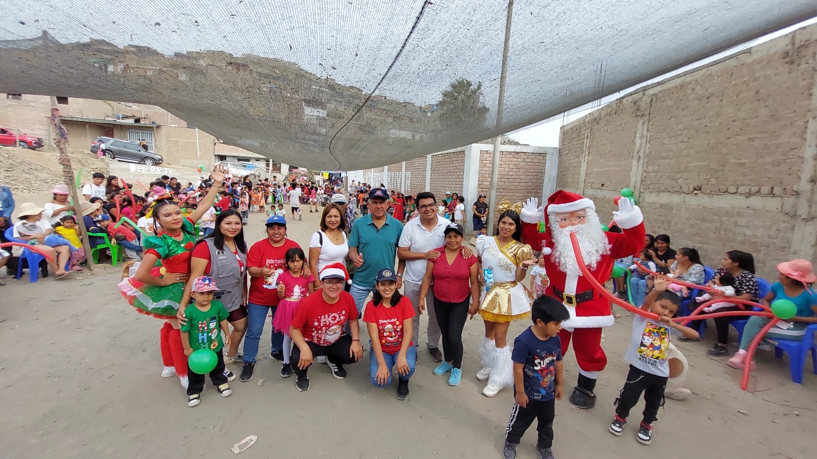 San Isidro, Los Naturales y sectores aledaΓ±os, disfrutaron de chocolatadas junto a alcalde provincial Fernando CΓ‘rdenas