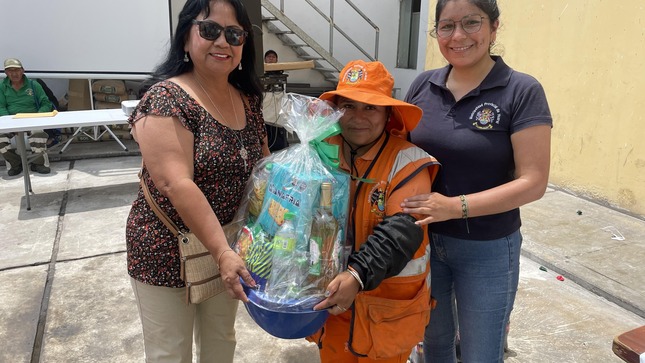 Gran compartir navideño con obreros de la municipalidad