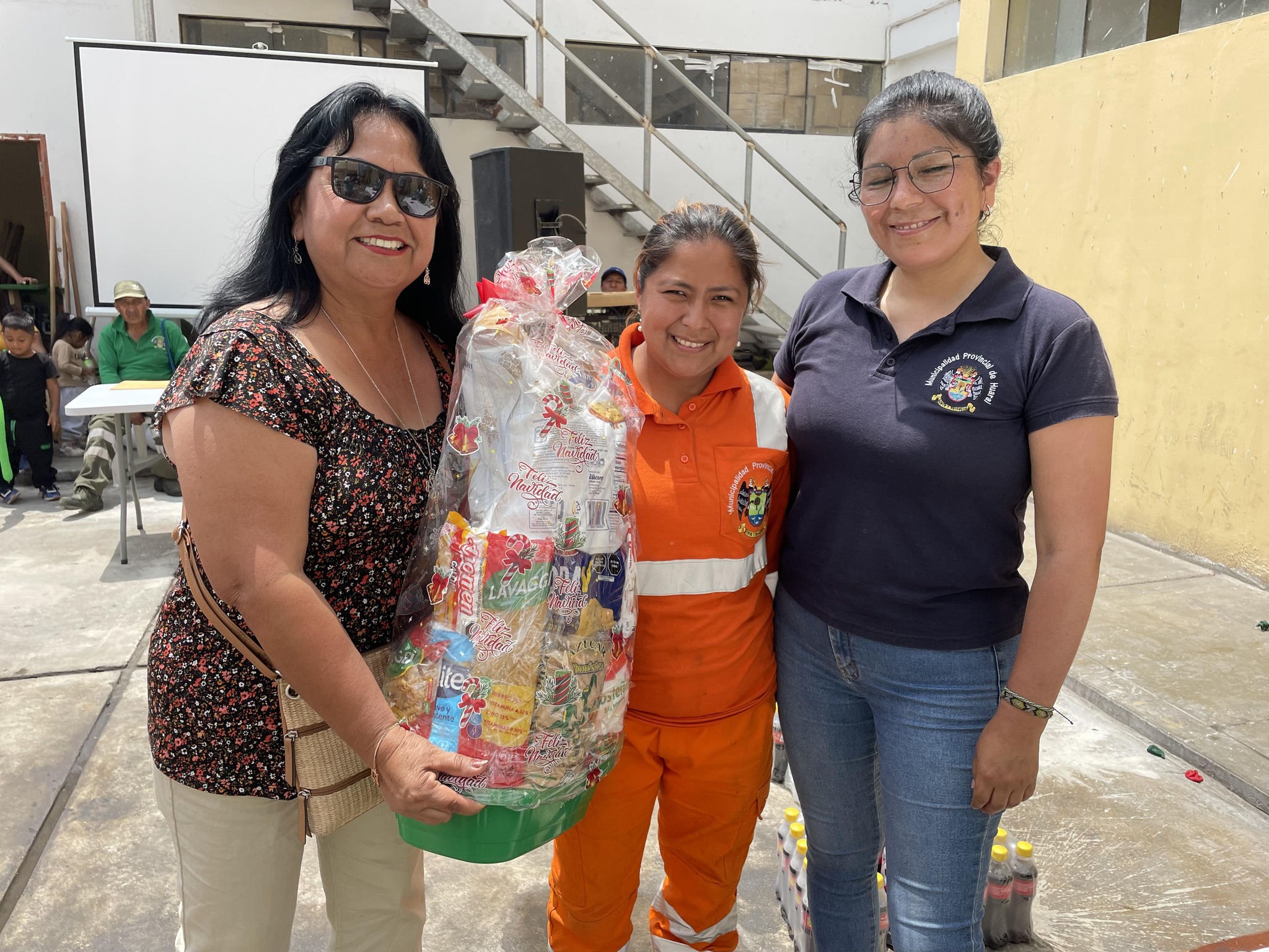 Gran compartir navideño con obreros de la municipalidad