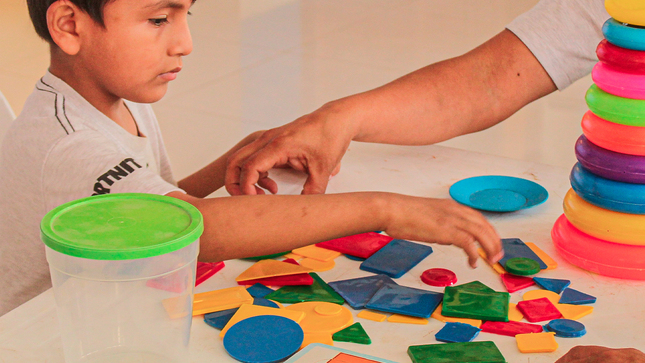TALLER SOBRE PINTURA SENSORIAL