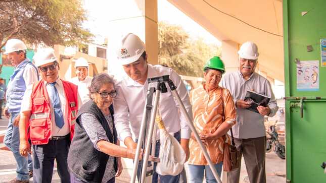 Con una inversión superior a los 2 millones de soles, el alcalde provincial de Ilo Abg. Humberto Tapia dio inicio de la obra de mejoramiento de la infraestructura del coliseo Víctor R. Carbajal