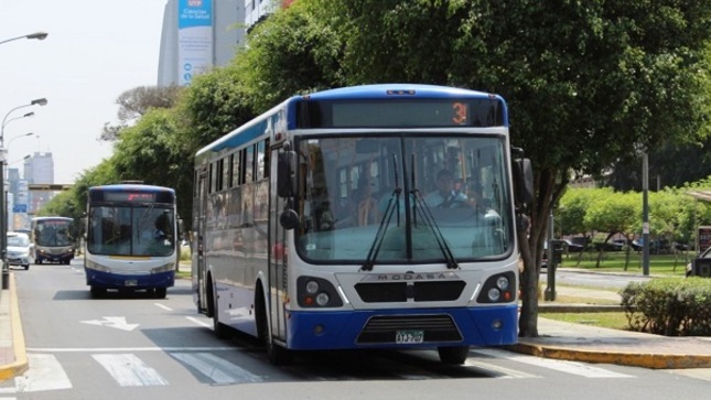 La Contraloría General detectó un perjuicio económico total de S/ 374 056 743 ocasionados por los pagos sin sustento legal, ni contractual que efectuaron el Instituto Metropolitano Protransporte de Lima (PROTRANSPORTE) y la Autoridad de Transporte Urbano para Lima y Callao (ATU) a los Concesionarios de los Corredores Complementarios del Sistema Integrado de Transporte de Lima; así como por la sanción económica que se impuso a la Municipalidad Metropolitana de Lima y PROTRANSPORTE por incumplimiento de Contrato del Corredor Rojo.