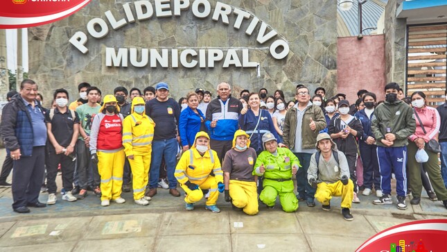 #ordenylimpieza| Uno de los trabajos que la actual gestión viene realizando y que lidera el alcalde ing. César Carranza Falla, es el Orden y la Limpieza, por ello se llevó a cabo el podado y barrido, trabajos que realizaron alumnos de la EESPP "San Francisco de Asís" y personal obrero de limpieza pública, parques y jardines, realizaron está jornada de limpieza desde tempranas horas de la mañana.
Uno de los compromiso de nuestra gestión municipal es tener lugares limpios, ordenados, con su respectivo cuidado y mantenimiento, pero estos trabajos debería de realizarse en conjunto con la población para tener una ciudad más limpia.
Por ello también exhortamos a la ciudadanía, a mantener y cuidar cada uno de los trabajos que viene realizando la gestión municipal, para juntos poder llevar al sitial que la provincia se merece.
#MunicipalidadProvincialDeChincha
#CompromisoQueTransforma