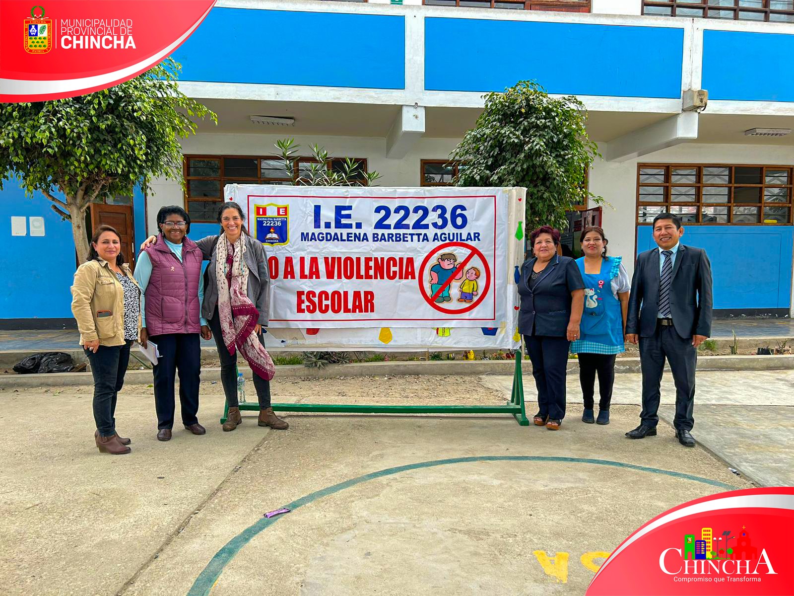 La Municipalidad Provincial, realizó una charla informativa a los docentes, auxiliares y alumnos de la I.E 22236, para evitar la violencia entre los estudiantes.
Úrsula Peschiera, psicóloga de la demuna provincial, realizó está inducción, con interacciones y metodología pedagógica, los profesores  participantes, pusieron su compromiso para ayudar en el desarrollo de todos los estudiantes y evitar las cosas de bullying en los estudiantes.
#MunicipalidadProvincialDeChincha 
#CompromisoQueTransforma