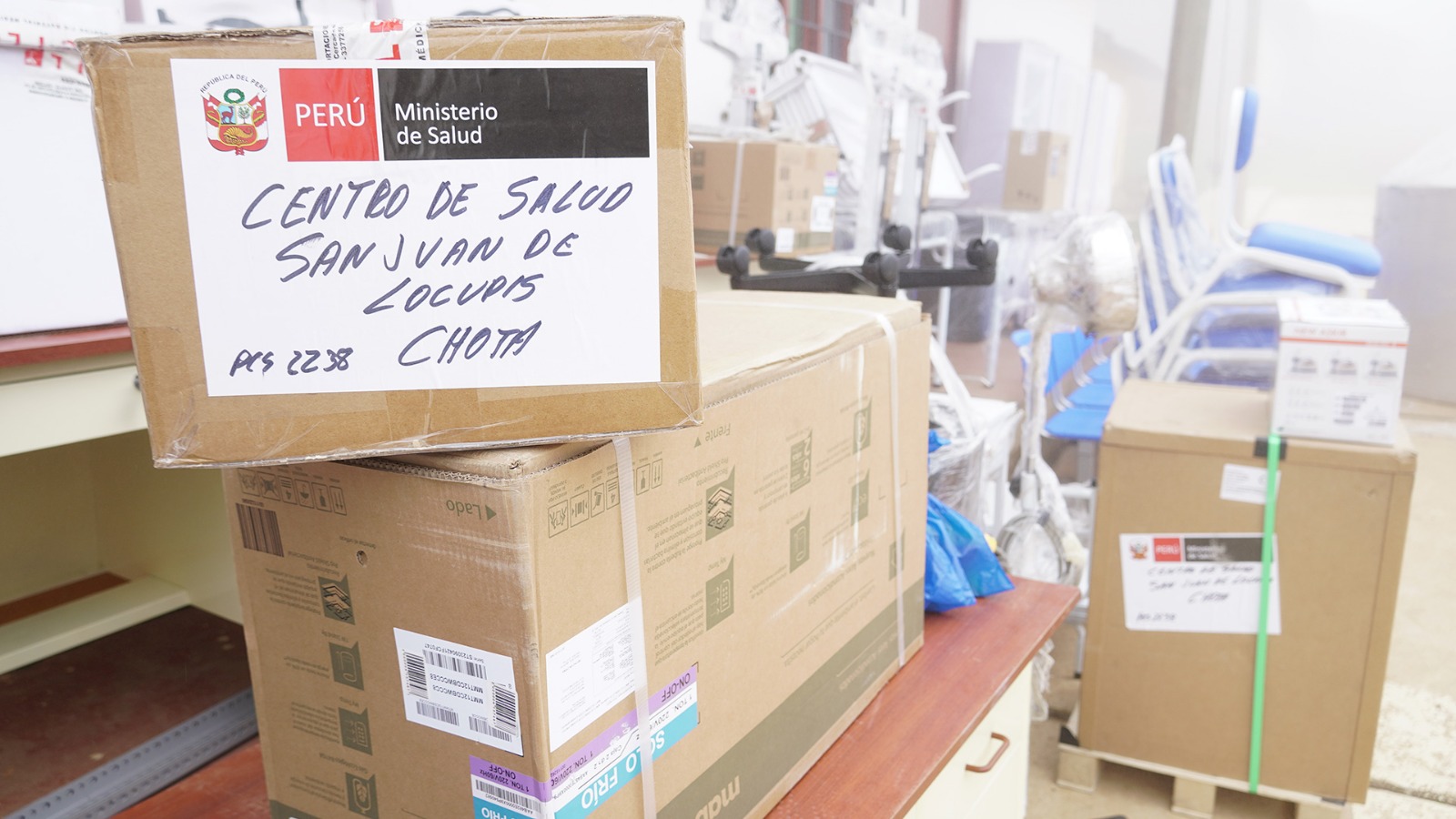 Ministerio de Salud entrega kits de equipo médico y mobiliario a centros de salud de zonas alejadas de Cajamarca