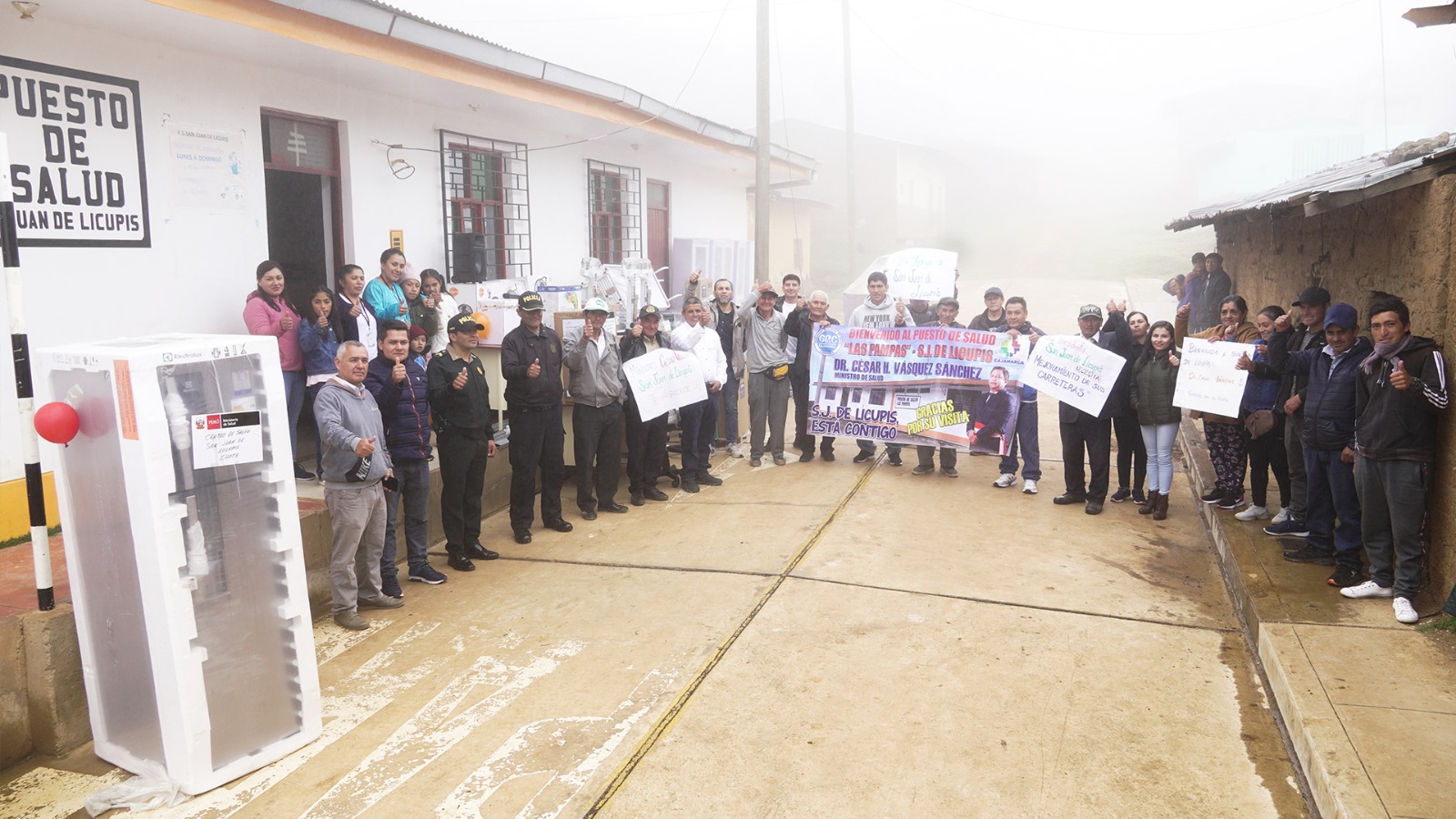 Ministerio de Salud entrega kits de equipo médico y mobiliario a centros de salud de zonas alejadas de Cajamarca