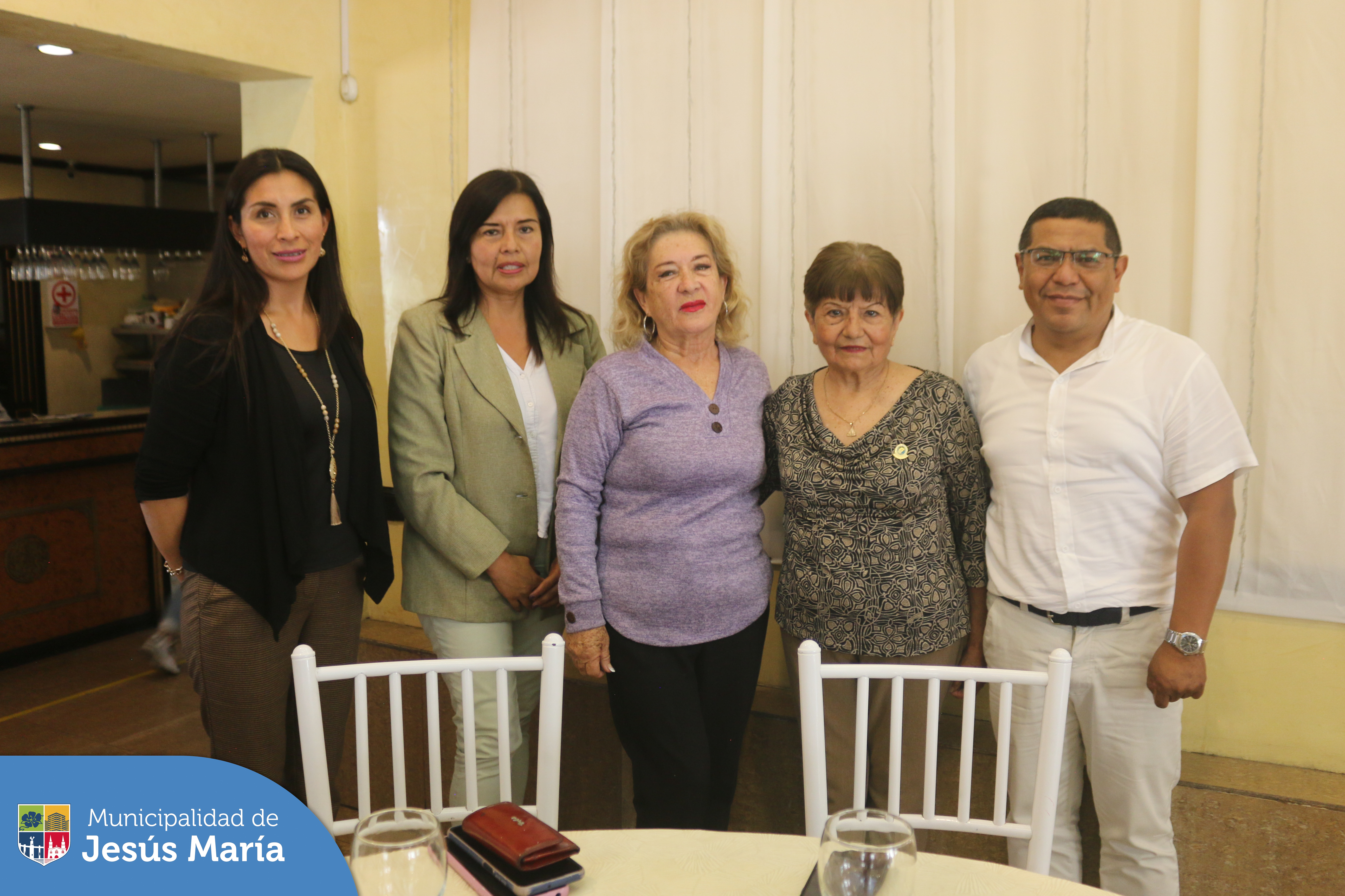 Felicitamos a los 21 Comités que conforman el 🥛 Programa del Vaso de leche del distrito, al conmemorarse sus 38 años de creación. 👏🏻 Agradecemos a todos los miembros voluntarios por su inquebrantable servicio y compromiso con los vecinos más vulnerables de Jesús María.