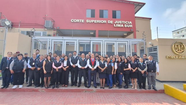 PRESIDENTE ENTREGÓ EQUIPAMIENTO A TODO EL PERSONAL DE CEDENOT DE LA CORTE DE JUSTICIA DE LIMA SUR 