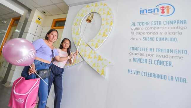 Ocho años de lucha y una vida recuperada Georgette toca la campana de la victoria tras vencer al cáncer