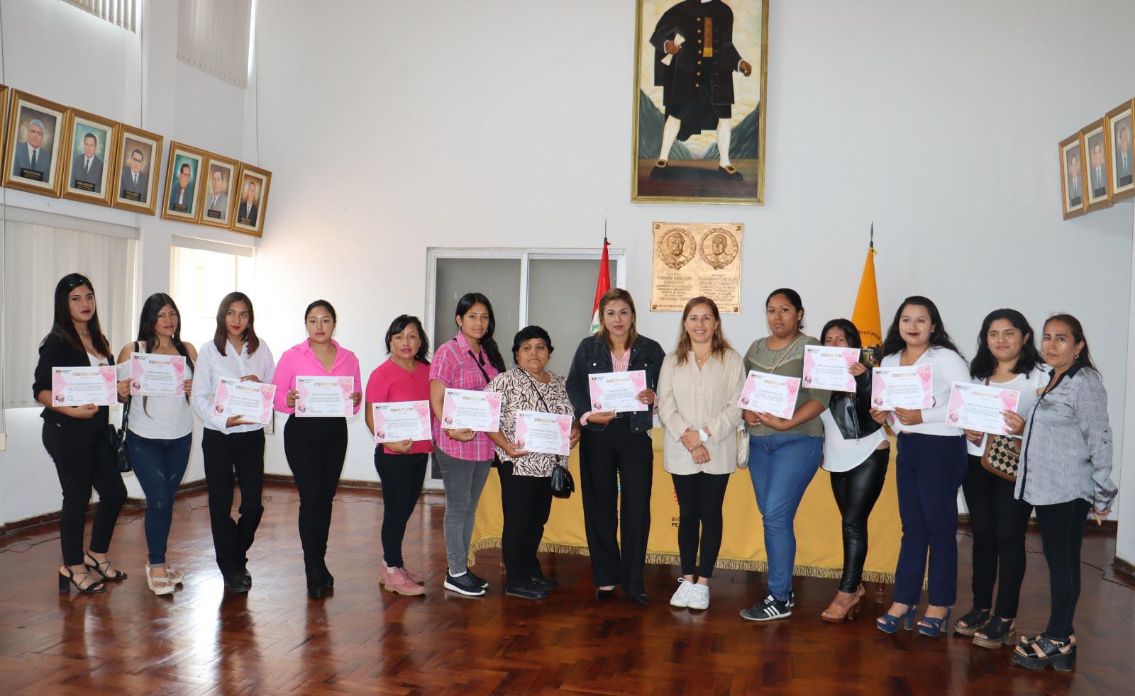 MPH clausur贸 su "Taller de U帽as Acr铆licas" del Programa Municipal Capacita Joven