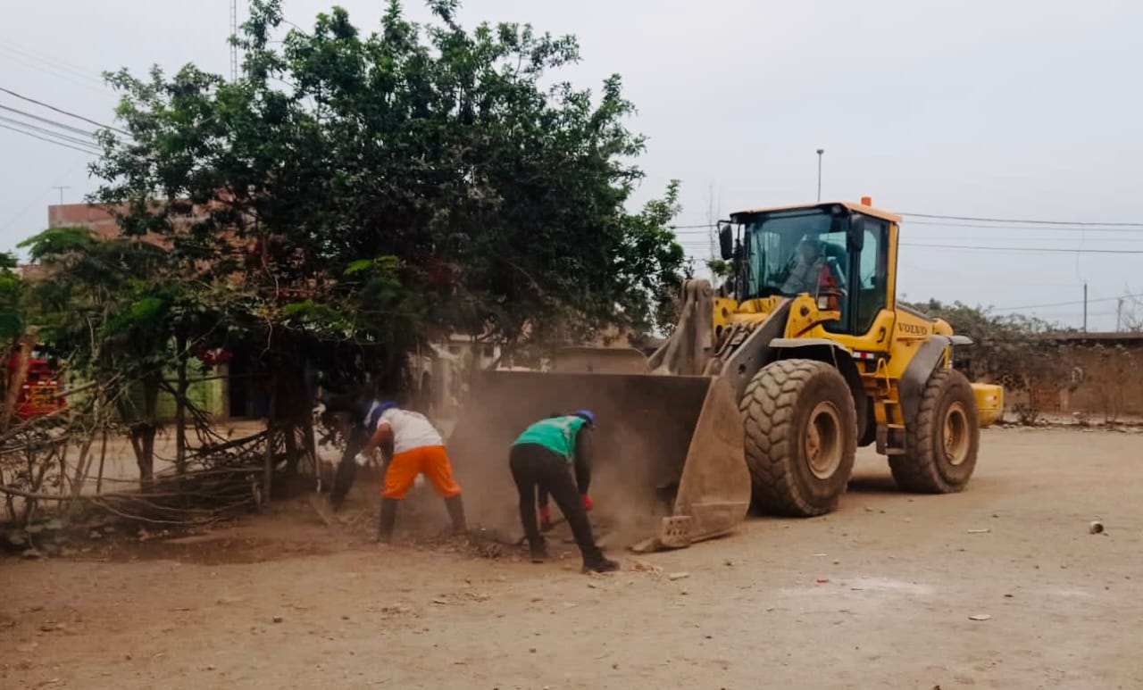Techo Limpio ayudรณ a mรกs vecinos a limpiar sus techos y recogiรณ desmonte de vรญas