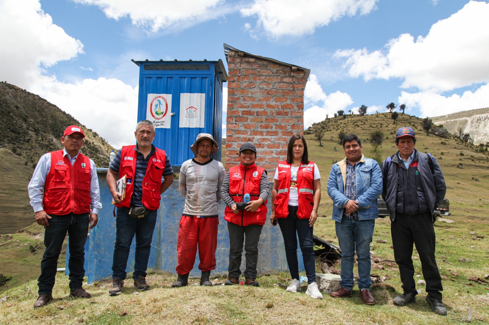 Con financiamiento del MVCS se instaló equipos de cloración para garantizar agua segura a más de 3400 pobladores de Pasco y Ayacucho