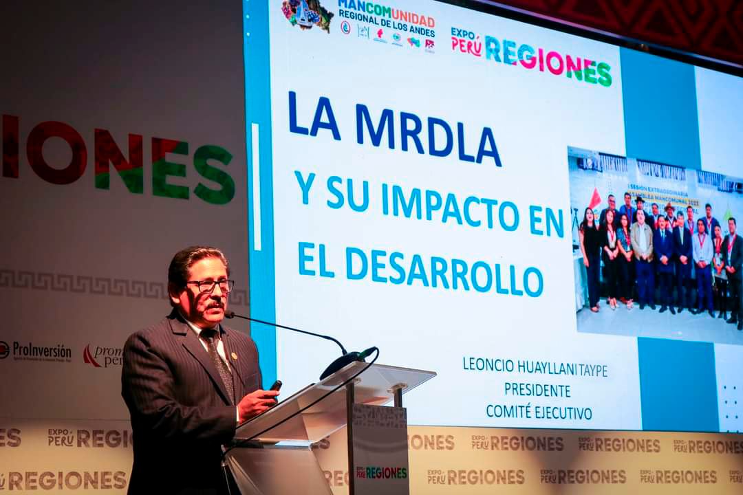 FOTOGRAFIA PRESIDENTE EJECUTIVO DE LA MANCOMUNIDAD REGIONAL DE LOS ANDES EN EXPO PERÚ REGIONES.