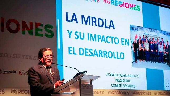 FOTOGRAFIA PRESIDENTE EJECUTIVO DE LA MANCOMUNIDAD REGIONAL DE LOS ANDES EN EXPO PERÚ REGIONES.