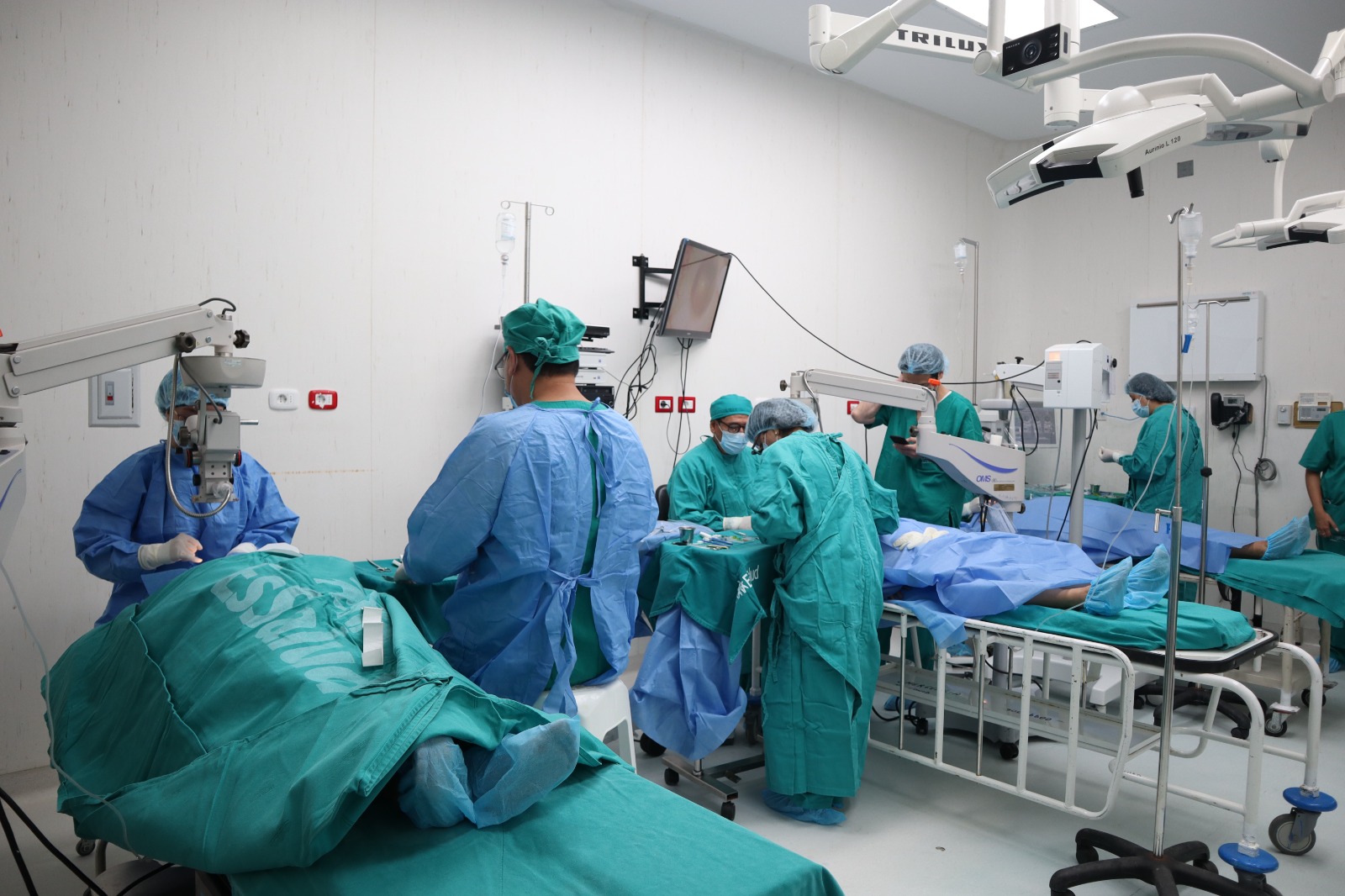 Hospital Perú realiza desembalse de catarata