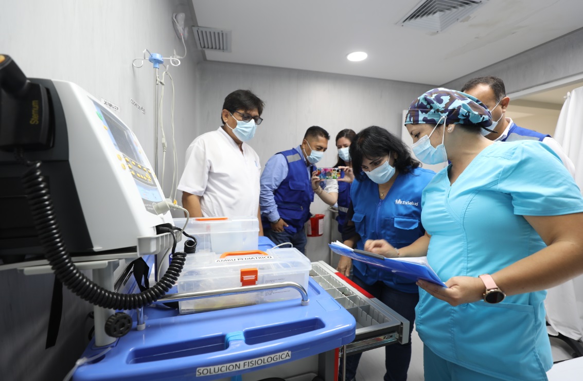 Presidenta de EsSalud visita Lambayeque