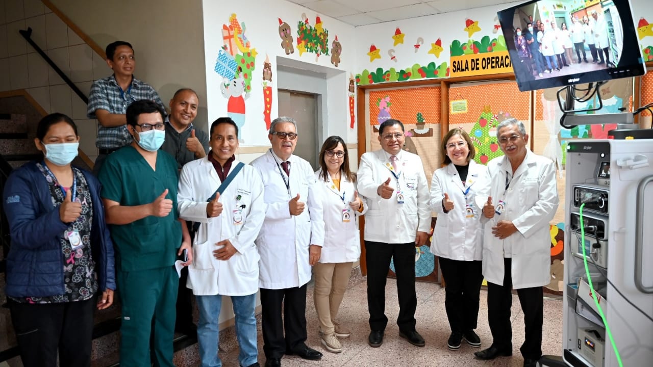 INSN Breña adquiere torre laparoscópica de última tecnología para realizar operaciones de alta complejidad en niñas y niños